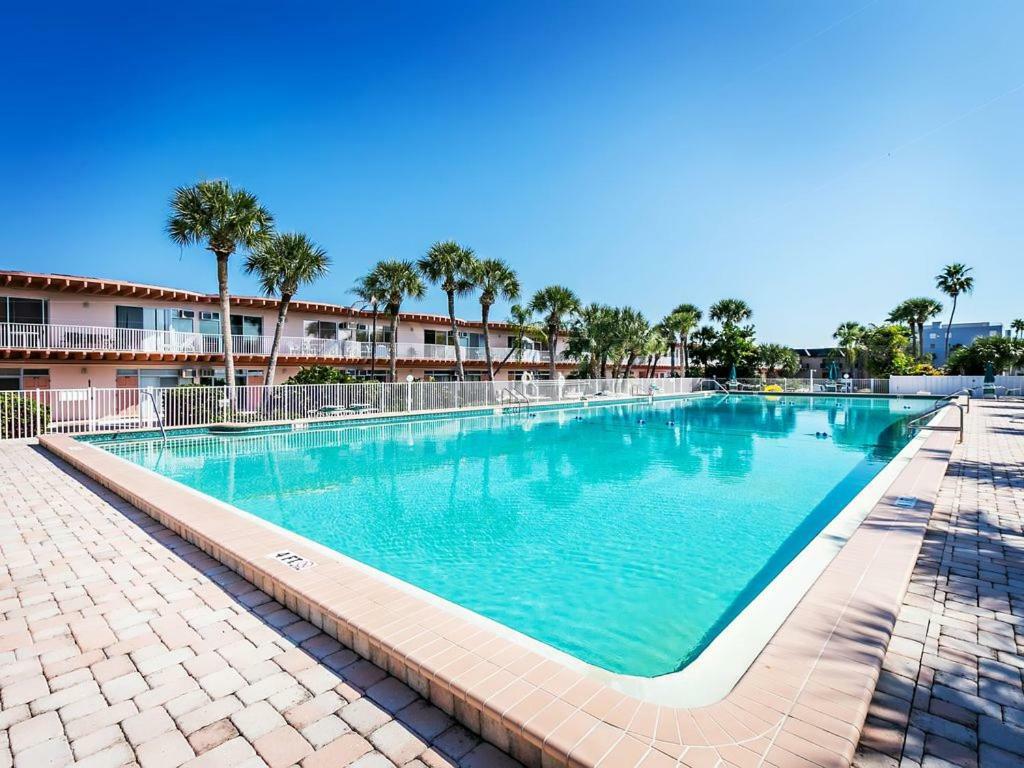 Appartamento Beach Getaway III At Belleview Clearwater Beach Esterno foto