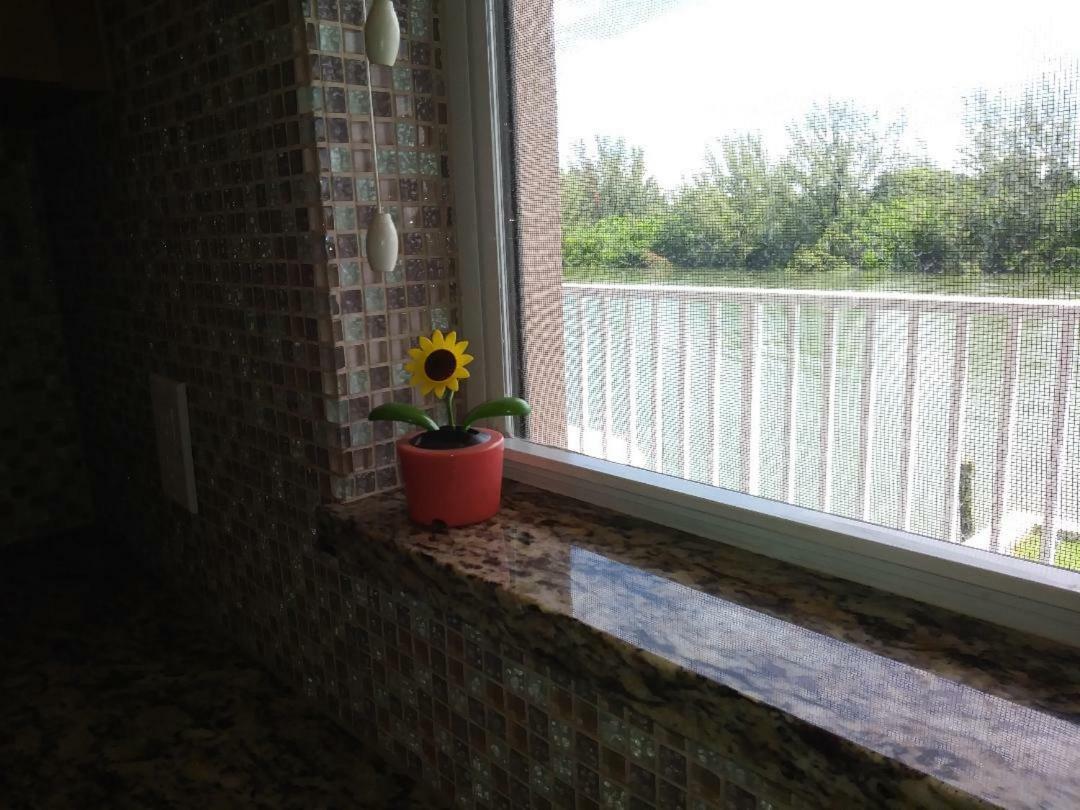 Appartamento Beach Getaway III At Belleview Clearwater Beach Esterno foto