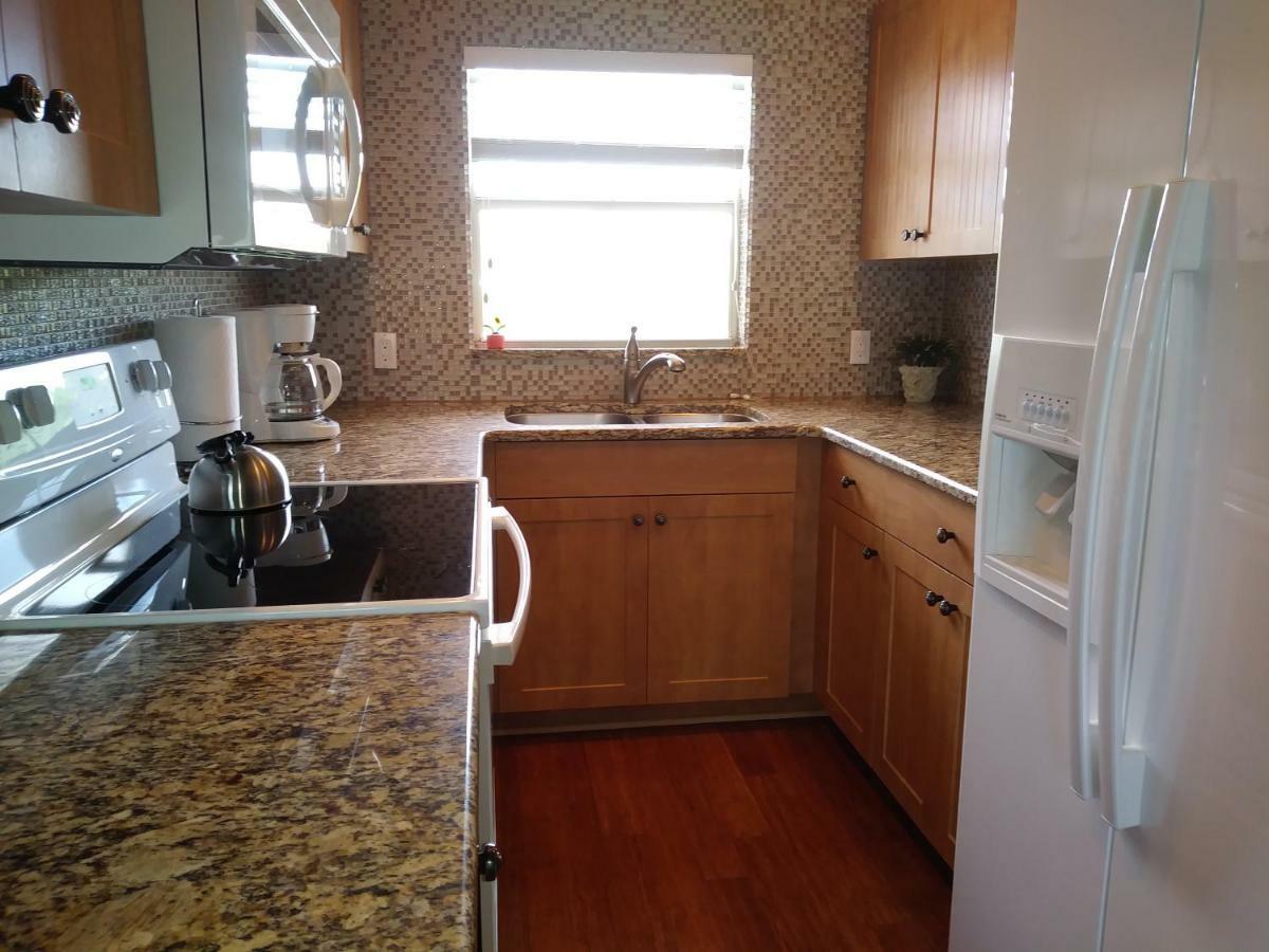 Appartamento Beach Getaway III At Belleview Clearwater Beach Esterno foto